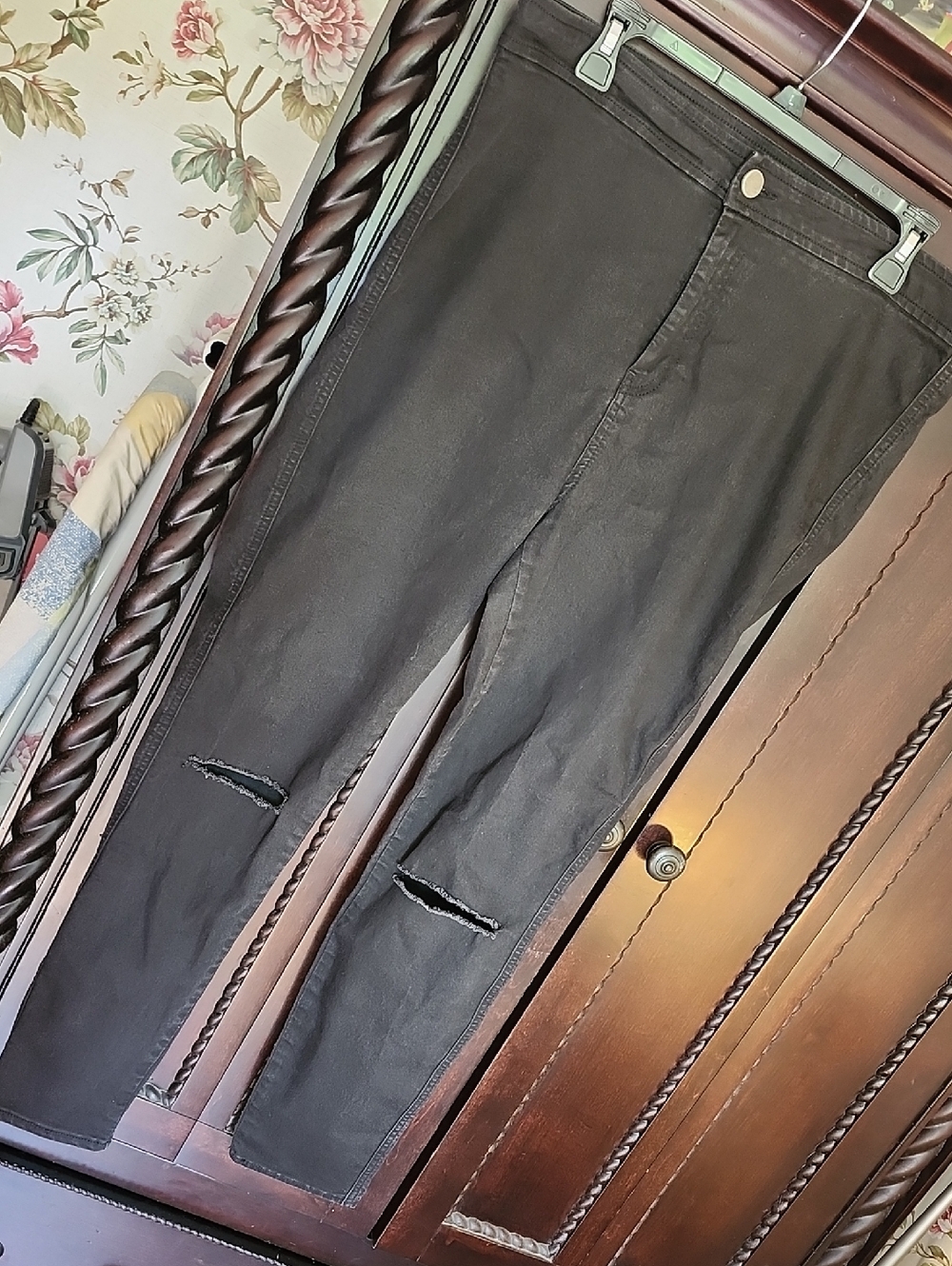 4/$20 Asos Black Distressed High-Waist Skinny Jeans